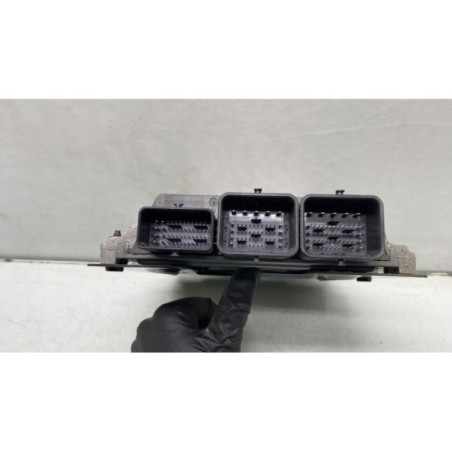 Calculateur moteur PEUGEOT 5008 1 Photo n°1