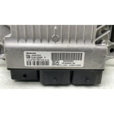 Calculateur moteur PEUGEOT 5008 1