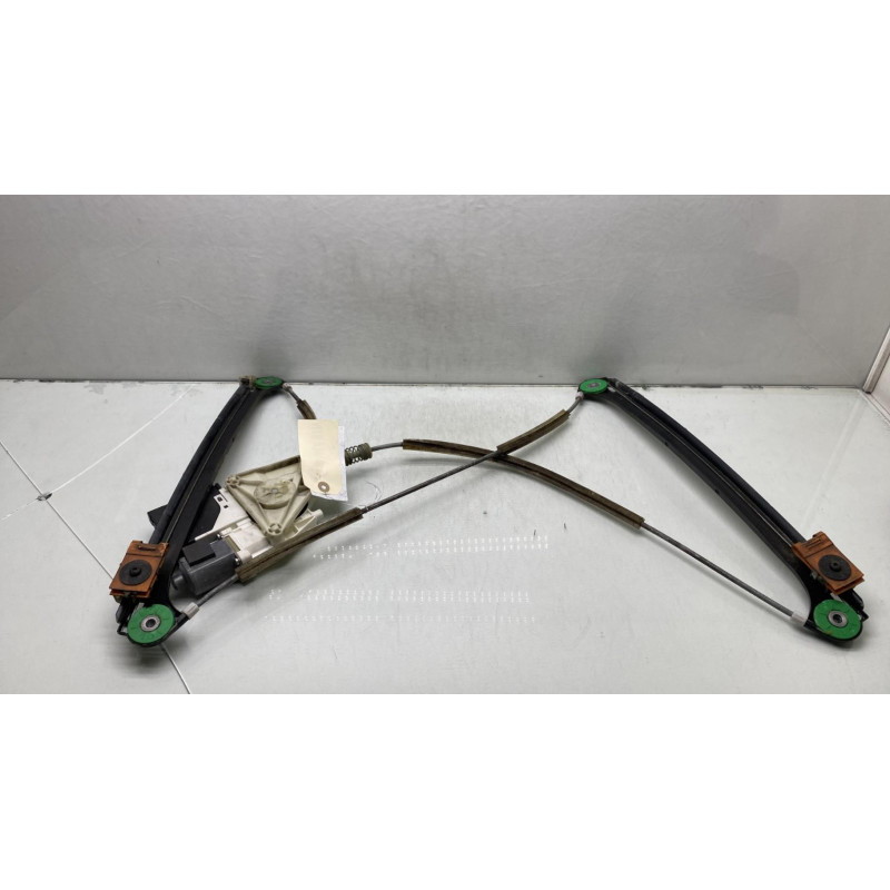 Leve vitre electrique avant droit AUDI A3 2 Photo n°1