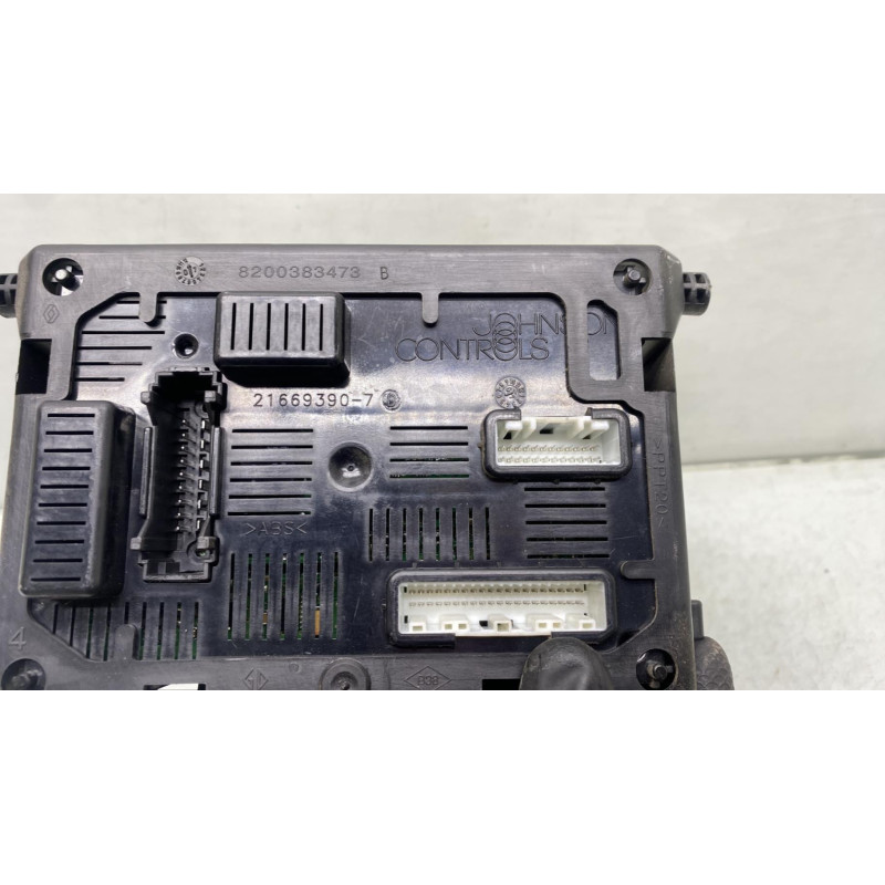 Boitier UCH RENAULT CLIO 3 Photo n°4
