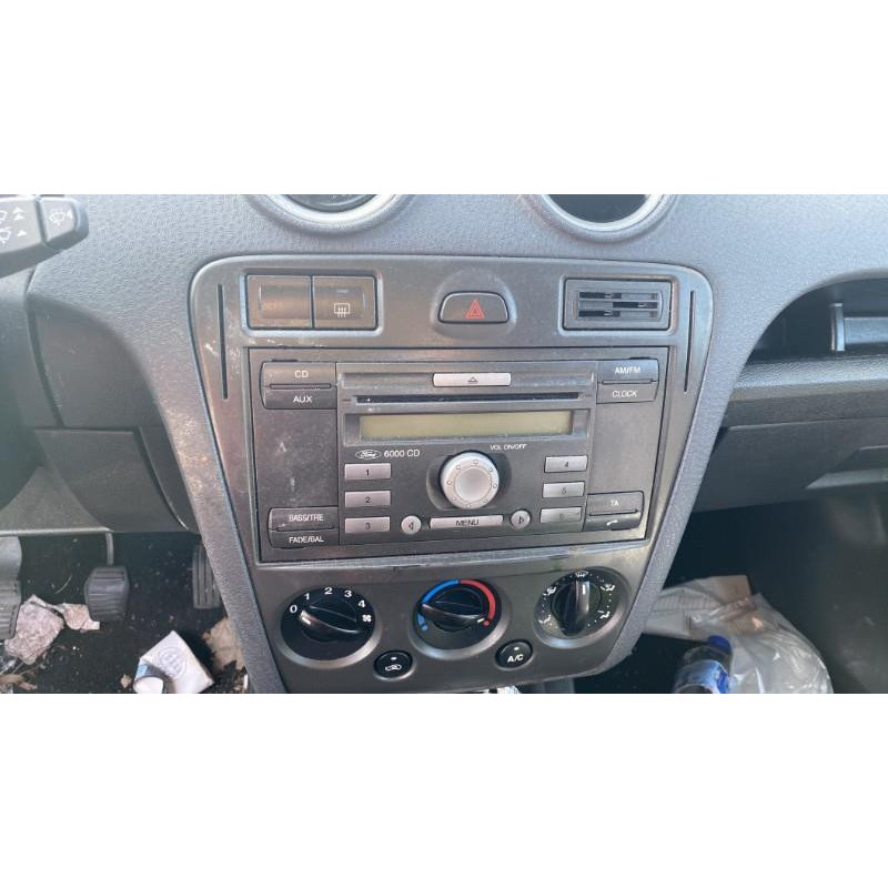 Vitre avant droit FORD FUSION Photo n°12