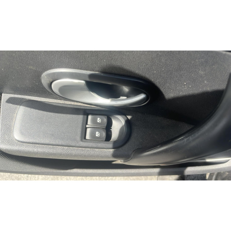 Boitier UCH RENAULT CLIO 3 Photo n°7