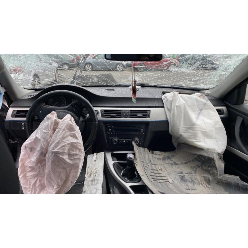 Feu arriere secondaire droit (feux) BMW SERIE 3 E91 Photo n°12