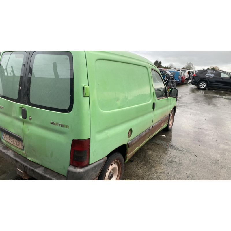 Calandre PEUGEOT PARTNER 1 Photo n°17