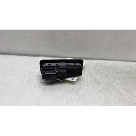 Bouton de coffre PEUGEOT 3008 2