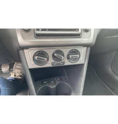 Poignee porte avant gauche VOLKSWAGEN POLO 5