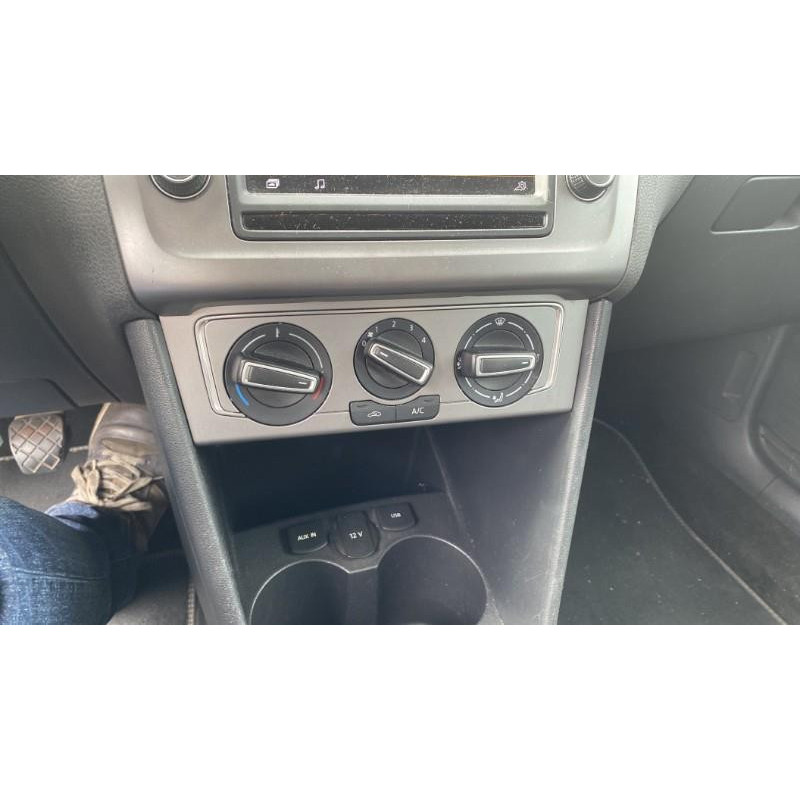 Poignee porte avant gauche VOLKSWAGEN POLO 5 Photo n°11