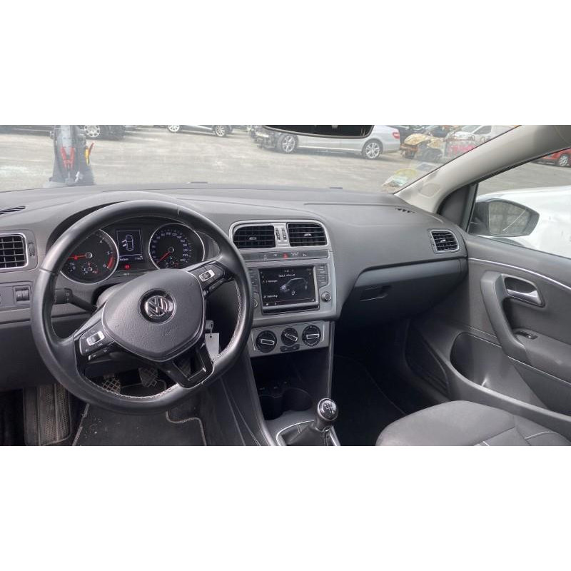 Poignee porte avant gauche VOLKSWAGEN POLO 5 Photo n°18