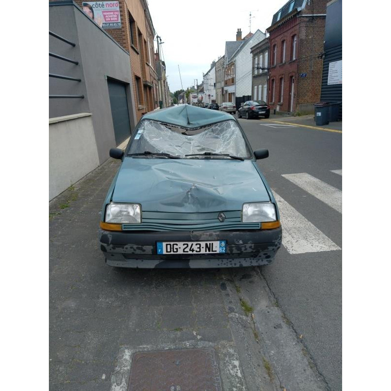 Attache ceinture arriere gauche RENAULT SUPER 5 Photo n°5