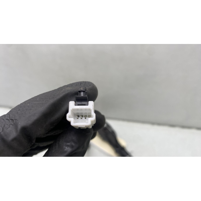 Attache ceinture avant droit NISSAN JUKE 1 Photo n°4
