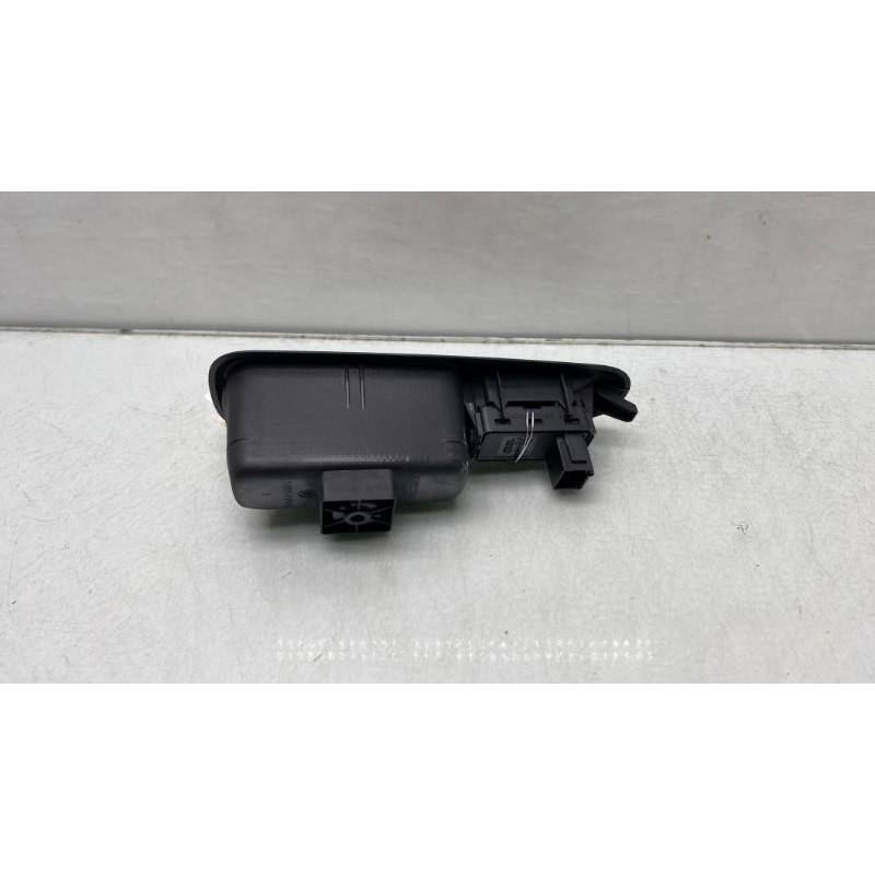 Interrupteur de leve vitre arriere droit PEUGEOT 3008 1 Photo n°3
