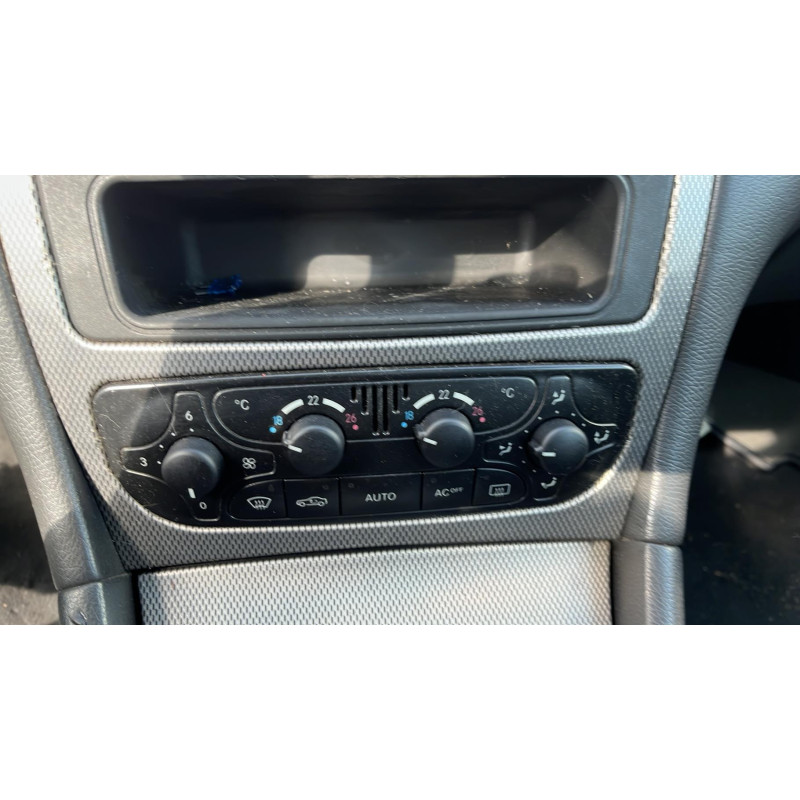 Feu arriere principal droit (feux) MERCEDES CLASSE C 203 COUPE SPORT Photo n°16