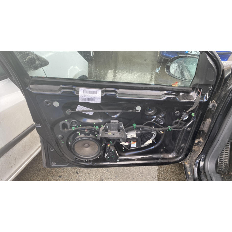 Serrure avant gauche VOLKSWAGEN GOLF 5 Photo n°8