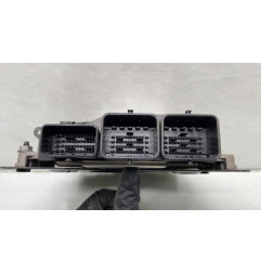 Calculateur moteur PEUGEOT 308 1