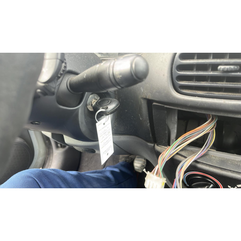 Feu arriere principal droit (feux) RENAULT MEGANE 1 Photo n°4
