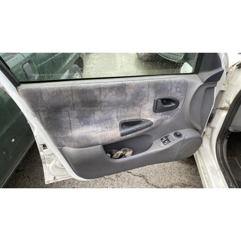Feu arriere principal droit (feux) RENAULT MEGANE 1 Photo n°15