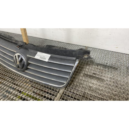 Calandre VOLKSWAGEN PASSAT 4 Photo n°1