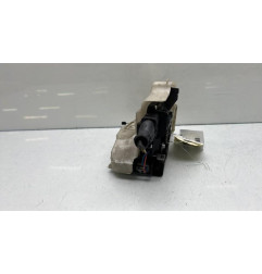 Serrure avant droit VOLKSWAGEN GOLF 5