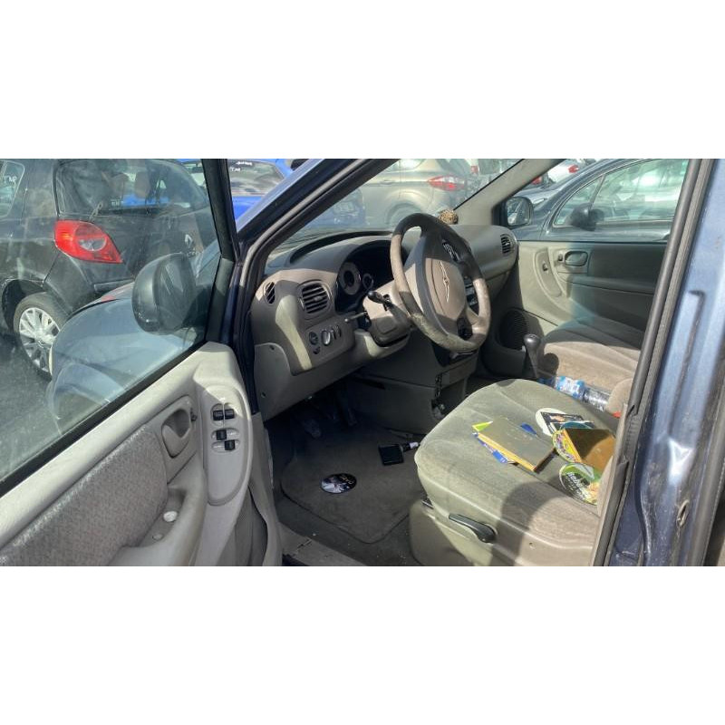 Calandre CHRYSLER VOYAGER 4 Photo n°13