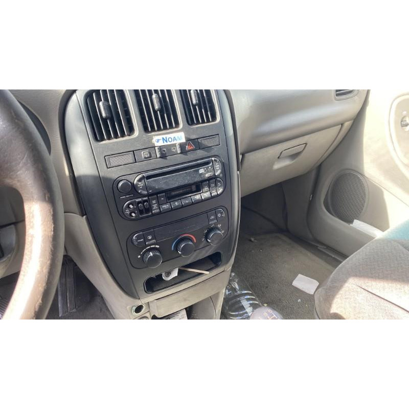 Calandre CHRYSLER VOYAGER 4 Photo n°17