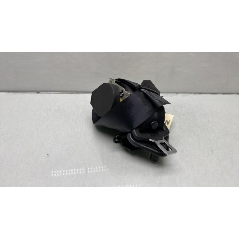 Pretensionneur de ceinture avant droit RENAULT CLIO 4 Photo n°4
