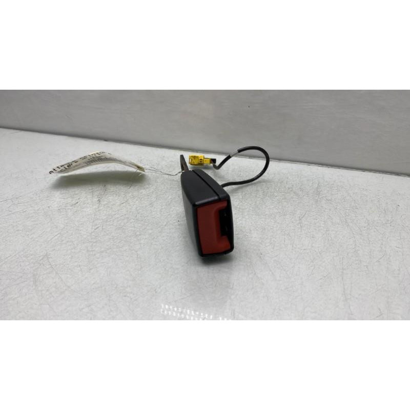 Attache ceinture arriere droit MERCEDES CLASSE B 245 Photo n°2
