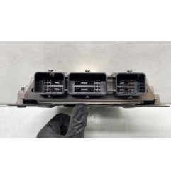Calculateur moteur PEUGEOT 308 1