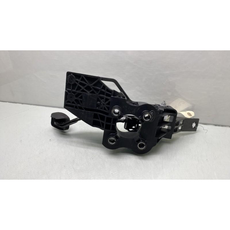 Pedale de frein TOYOTA PROACE 3 CITY Photo n°3