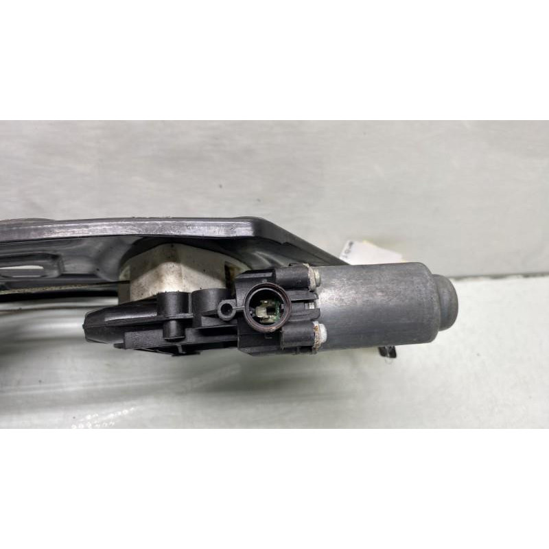 Leve vitre electrique arriere gauche PEUGEOT 207 Photo n°3