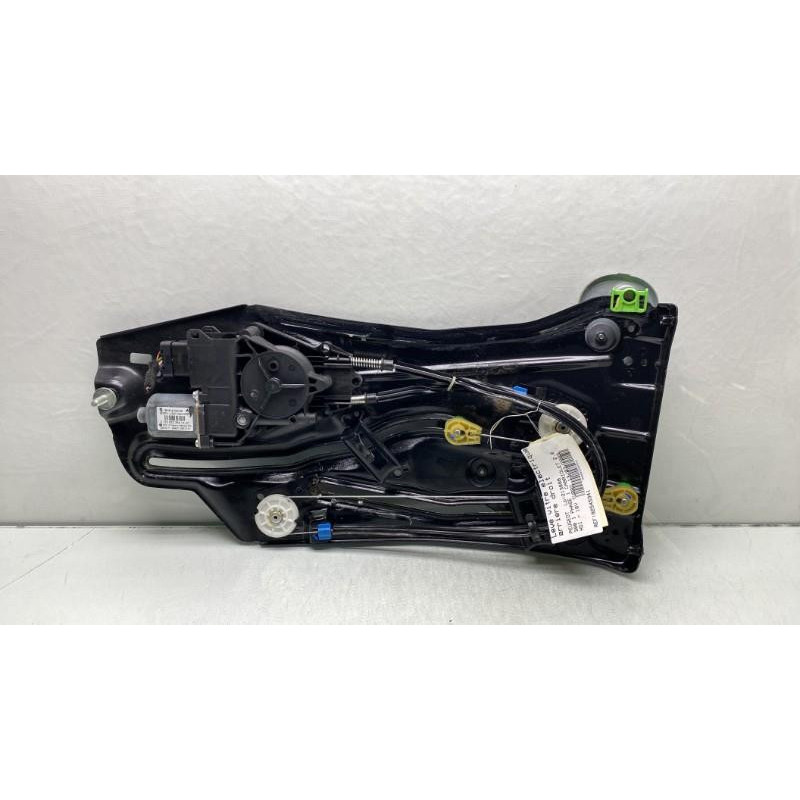 Leve vitre electrique arriere droit PEUGEOT 308 1 Photo n°1