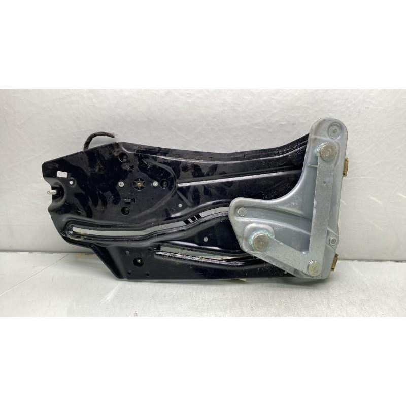 Leve vitre electrique arriere gauche PEUGEOT 308 1 Photo n°4