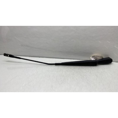 Bras essuie glace avant droit MERCEDES CLASSE CLA 118