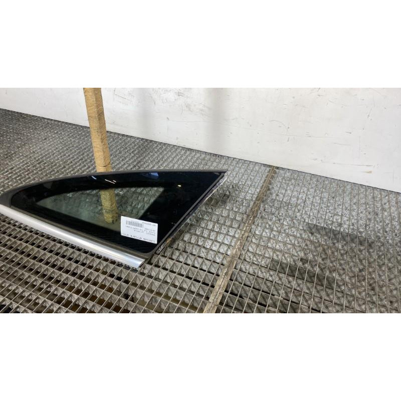 Custode arriere droit MERCEDES CLASSE CLA 118 Photo n°2