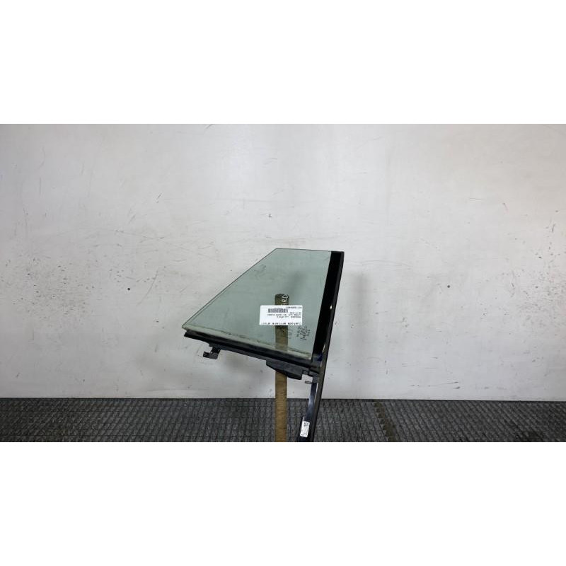 Custode arriere droit (porte) MERCEDES CLASSE CLA 118 Photo n°4