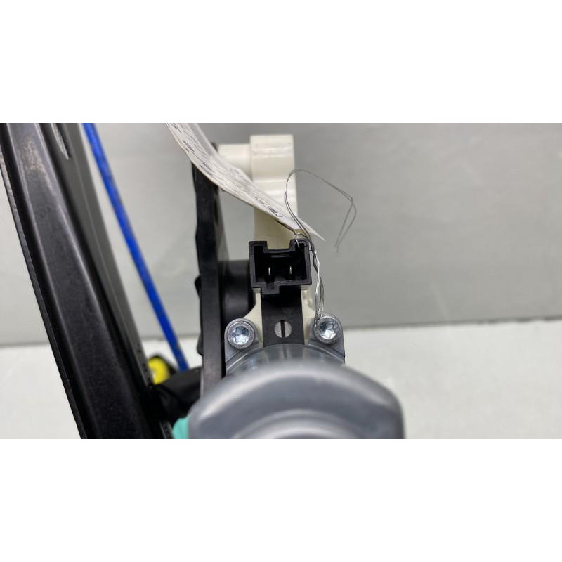 Leve vitre electrique arriere gauche MERCEDES CLASSE CLA 118 Photo n°6