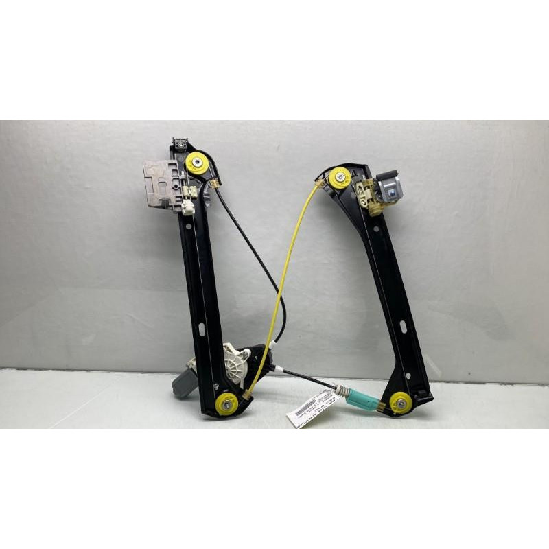 Leve vitre electrique avant droit MERCEDES CLASSE CLA 118 Photo n°8