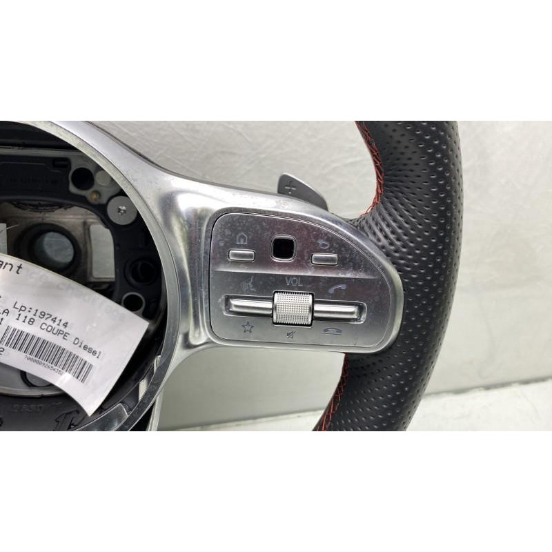 Volant MERCEDES CLASSE CLA 118 Photo n°1