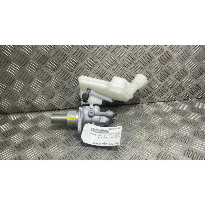 Maitre cylindre (freinage) MERCEDES CLASSE CLA 118 Photo n°3