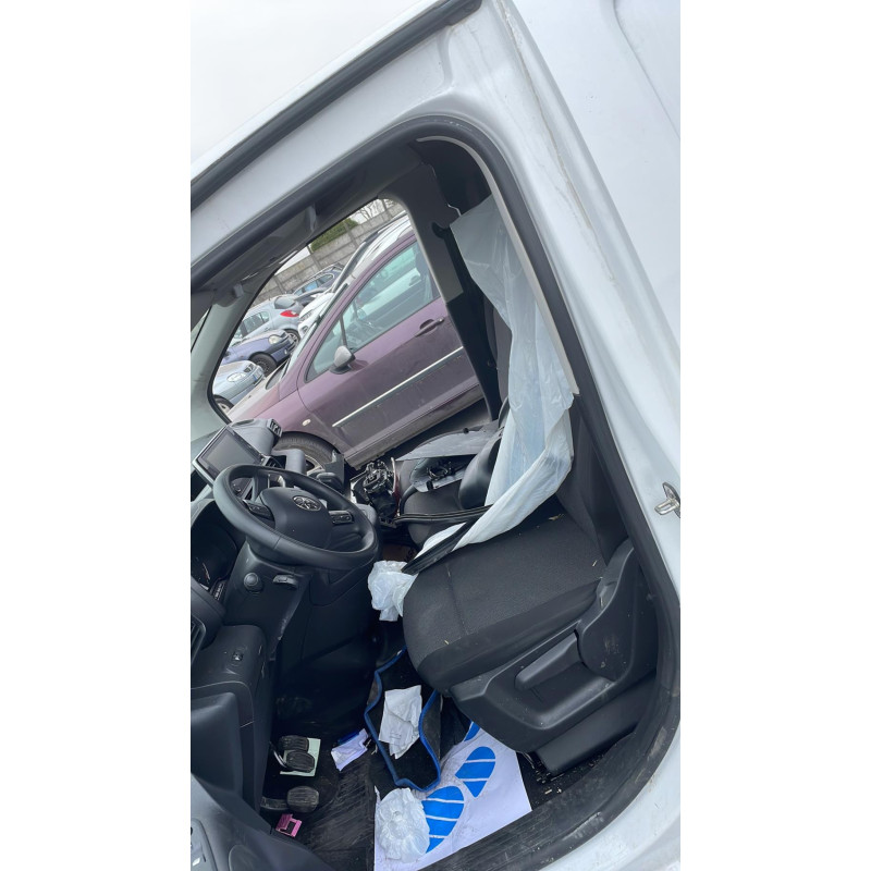 Cremaillere assistee TOYOTA PROACE 3 CITY Photo n°8