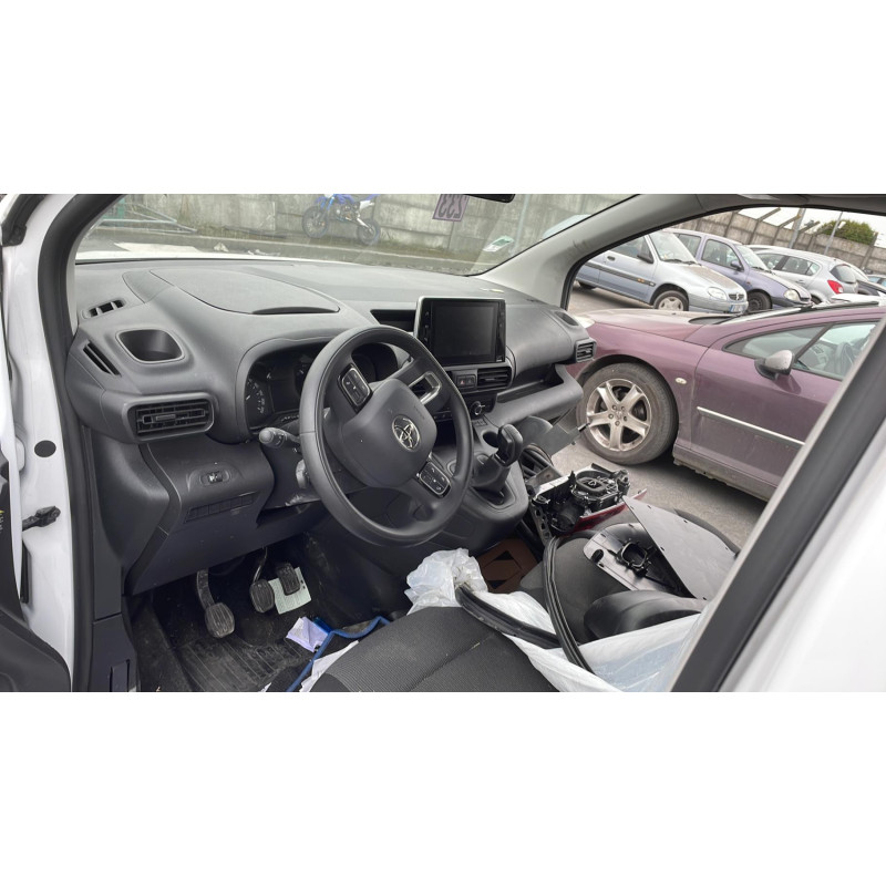 Cremaillere assistee TOYOTA PROACE 3 CITY Photo n°15