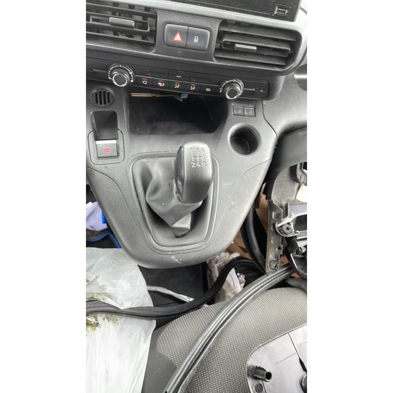 Cremaillere assistee TOYOTA PROACE 3 CITY Photo n°16