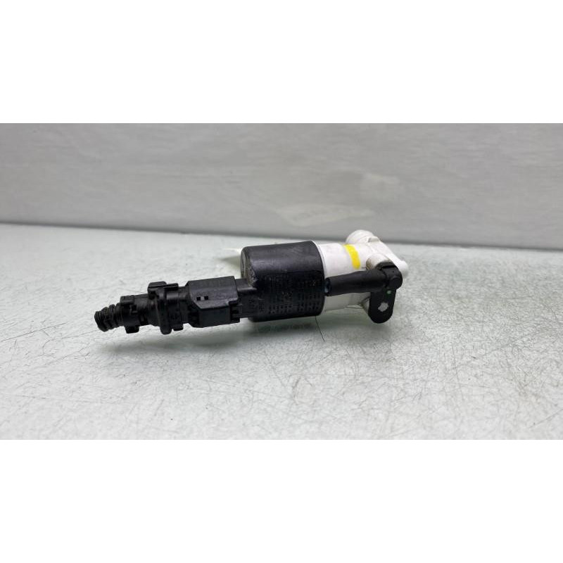 Pompe lave glace avant TOYOTA PROACE 3 CITY Photo n°1