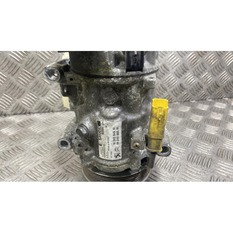Compresseur clim PEUGEOT 508 1 Photo n°4