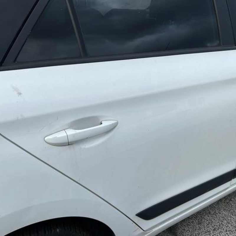Feu arriere secondaire gauche (feux) HYUNDAI I 20 2 Photo n°13