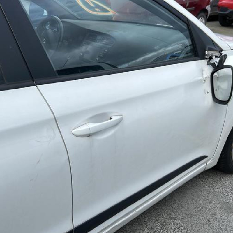 Feu arriere secondaire gauche (feux) HYUNDAI I 20 2 Photo n°14