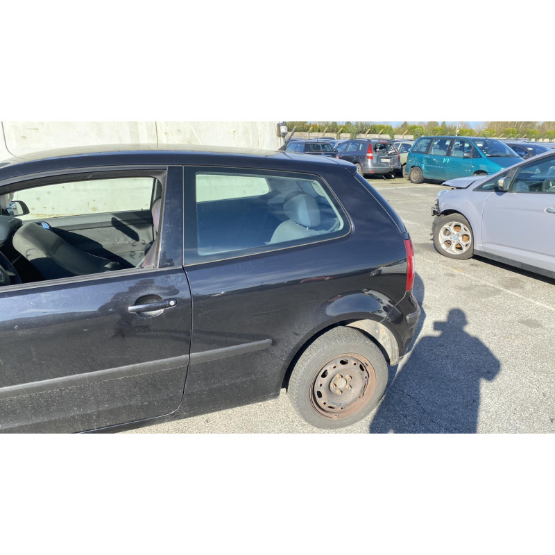 Serrure avant gauche VOLKSWAGEN POLO 4 Photo n°10