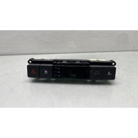 Bouton de warning CHEVROLET CAPTIVA Photo n°1
