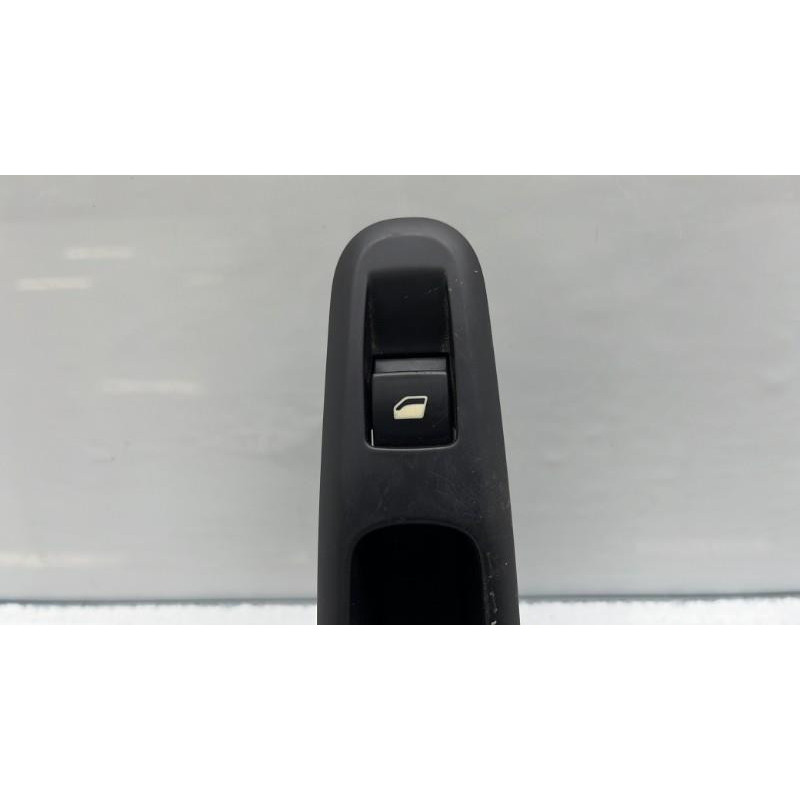 Interrupteur de leve vitre arriere gauche PEUGEOT 5008 1 Photo n°4