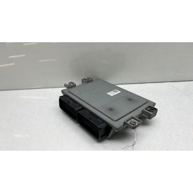 Calculateur moteur DACIA SANDERO 1 Photo n°1