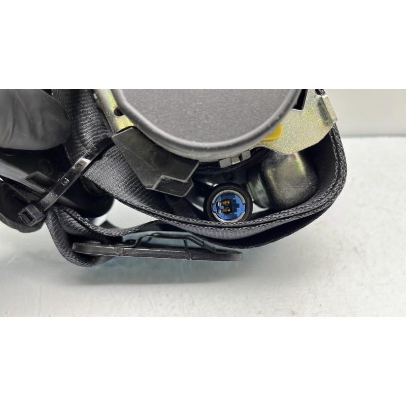 Pretensionneur de ceinture avant droit RENAULT CLIO 4 Photo n°2
